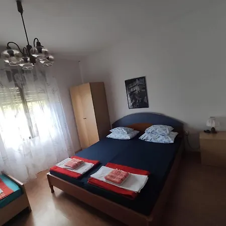Family Near Beach Apartment Biograd Na Moru