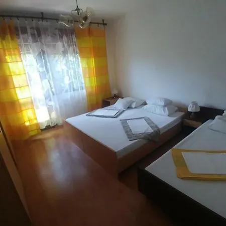 Family Near Beach Apartment *